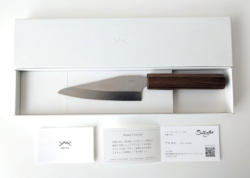 QE0012 | HATSU | VG7 | 巴刃 (小三徳) | ウォルナット八角柄