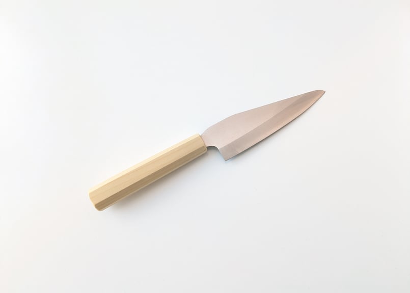 QE0010 | HATSU | VG7 | 巴刃 (小三徳) | 朴木白八角柄