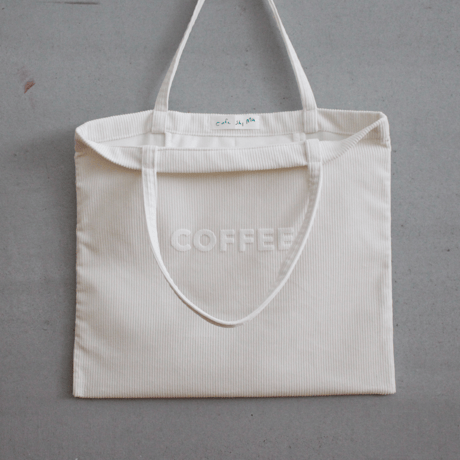 cafe shimaのオリジナルのカバン　白コーディロイ太畝生地　×  白ロゴ文字