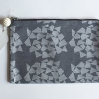 ポーチ <ground figure> gray