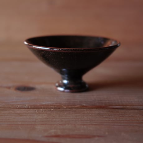 鉄釉　高台小鉢