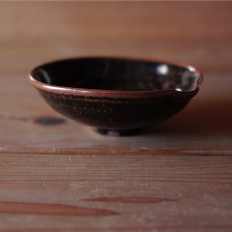 鉄釉　片口小鉢