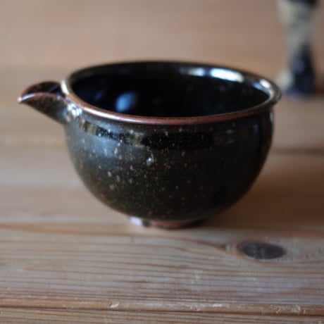 鉄釉　片口