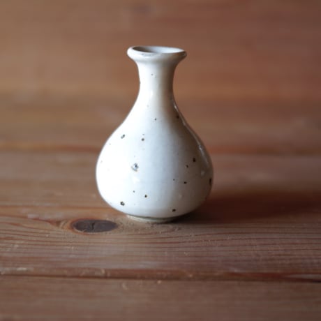 白化粧　一輪挿し