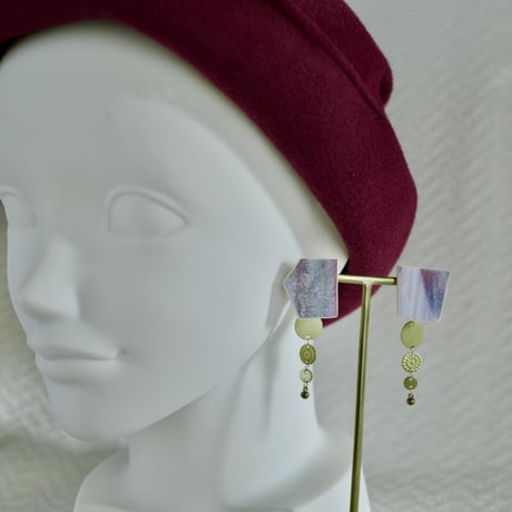 ガラスと真鍮パーツの耳にぴったりするイヤリング　 Glass and Brass Clip-on earrings