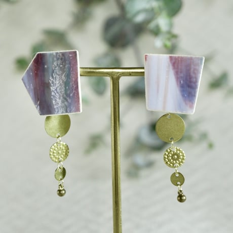 ガラスと真鍮パーツの耳にぴったりするイヤリング　 Glass and Brass Clip-on earrings