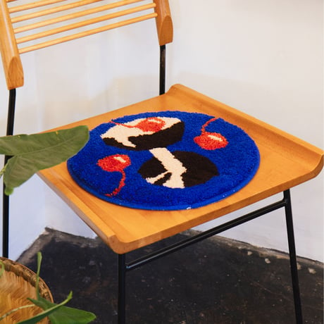 Josh Stover "Cherry" ChairRug(椅子敷き)