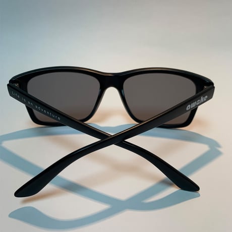 Ajna Glasses　伊藤光学偏光レンズ　グレー