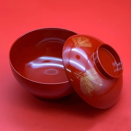 沈金若松 雑煮椀（朱）