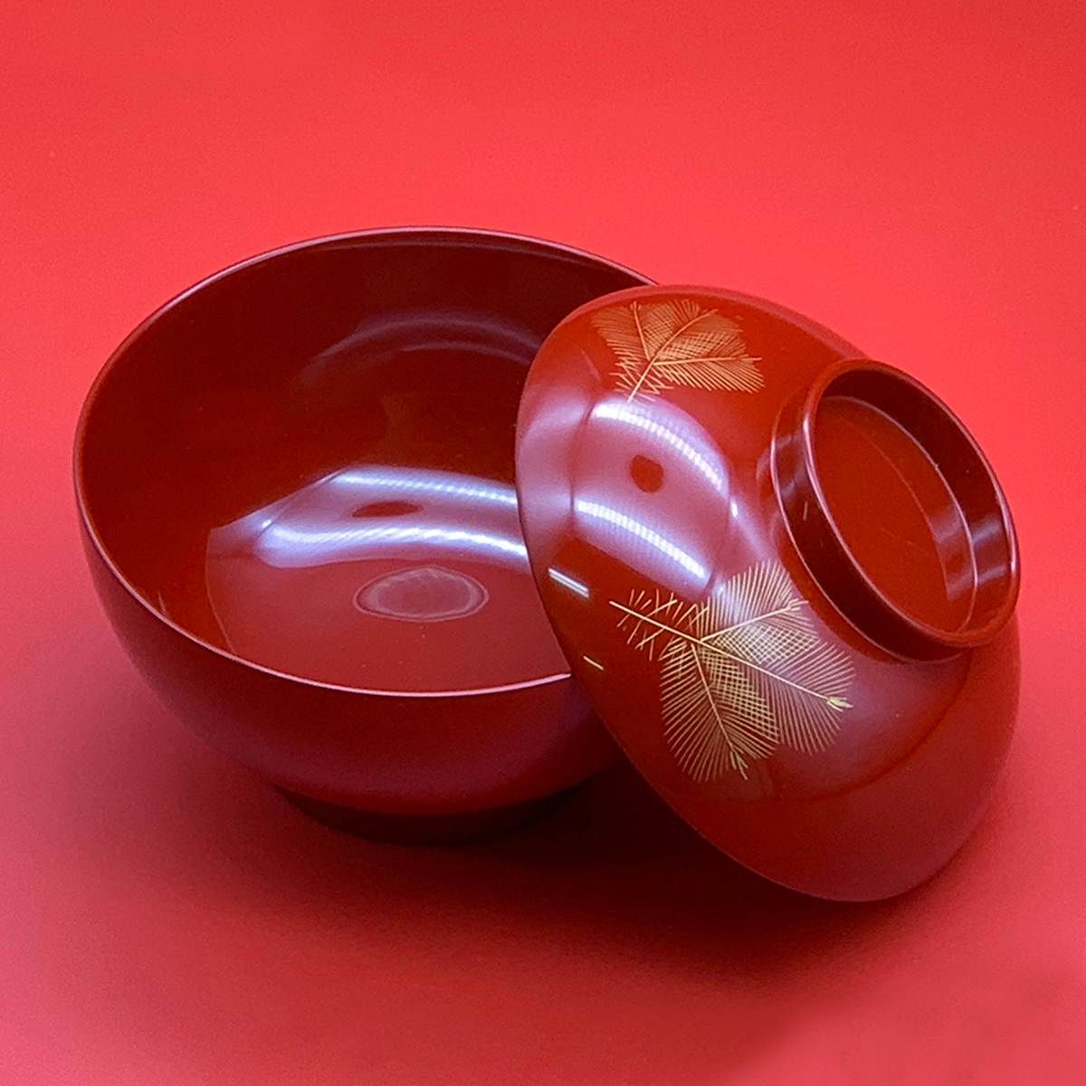 沈金若松 雑煮椀（朱） | 【公式】うるしギャラリー久右衛門