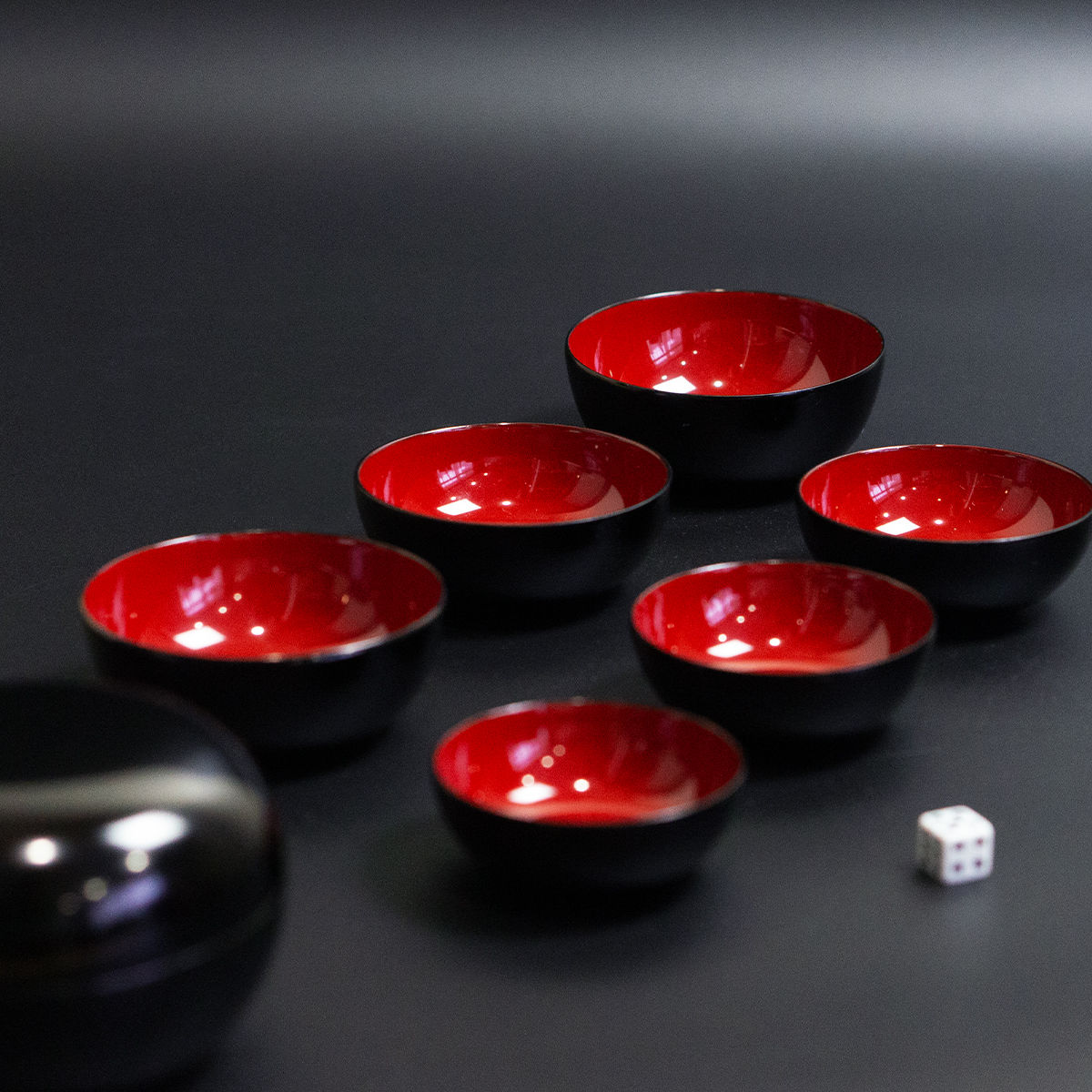 朱塗り桜蒔絵酒器三点セット 朱塗り桜蒔絵酒器三点セット 朱塗り桜蒔絵酒器三点セット