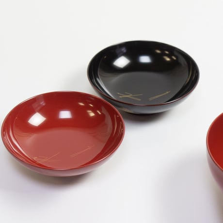 沈金若松 雑煮椀（溜）
