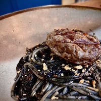 肉系イカ墨スパゲッティー