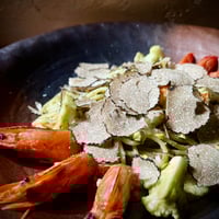 サマートリュフと天使の海老の濃厚ピスタチオソース