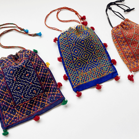 インドの刺繍 巾着バッグ｜グジャラート州カッチ