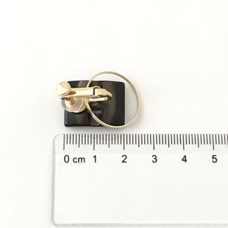 【EBV-001】ヴィンテージボタンイヤリング　四角ボタン×リング×コットンパール