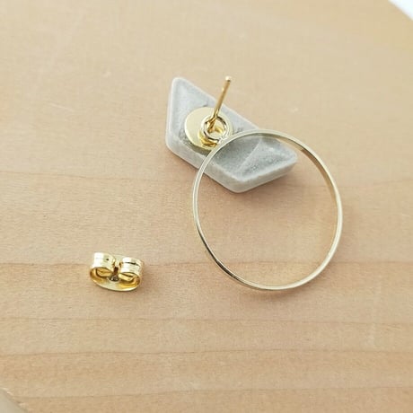 【PT-011】三日月タイルの３WAYピアス　マット白タイル×グレーパール