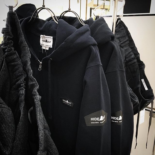 ヘビーオンスZIPUPパーカー BLACK/L/XL | HIDEOUT (ﾊｲﾄﾞｱｳﾄ)｜