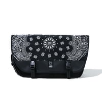 CHROME CUSTOMS BANDANNA MESSENGER BAG