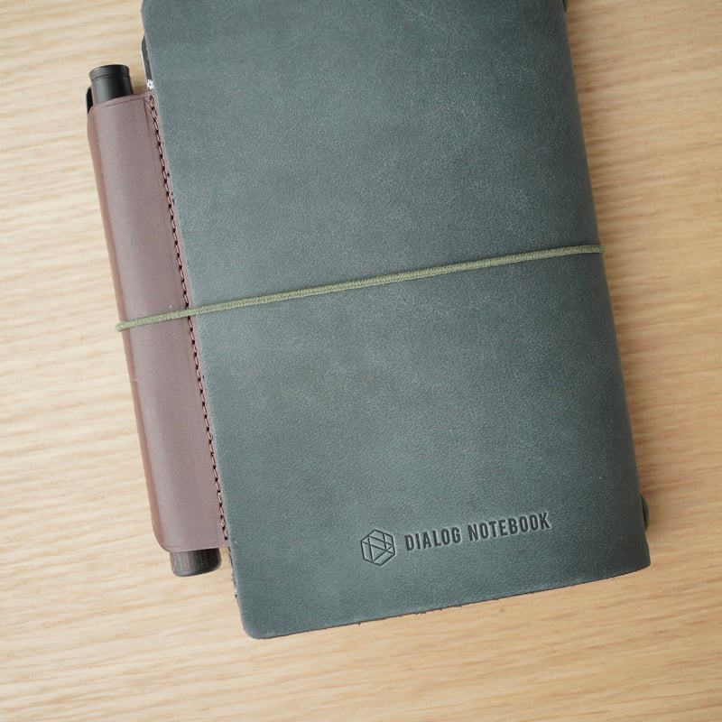 オイルワックスヌメ革 ダークグリン レザーカバー、B5 26穴バインダー付 オイルワックスヌメ革 ダークグリン レザーカバー、B5 26穴バインダー