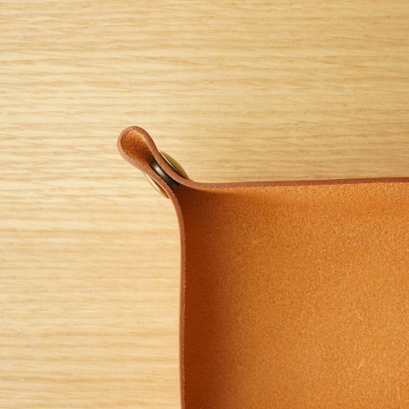 ヌメ革ペーパーナイフとヌメ革トレイのセット 楽天市場】名入れ 刻印付き ヌメ革 トレイ 小 14cm 丸皿 皿 小物入れ