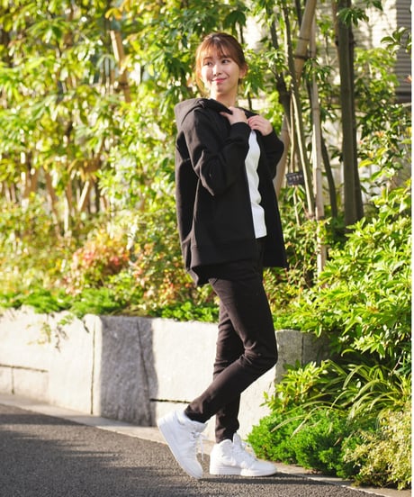 【超撥水】フードが立つ上質素材を使用したZIP UPパーカー／Raglan Zip Hooded Sweatshirt Black