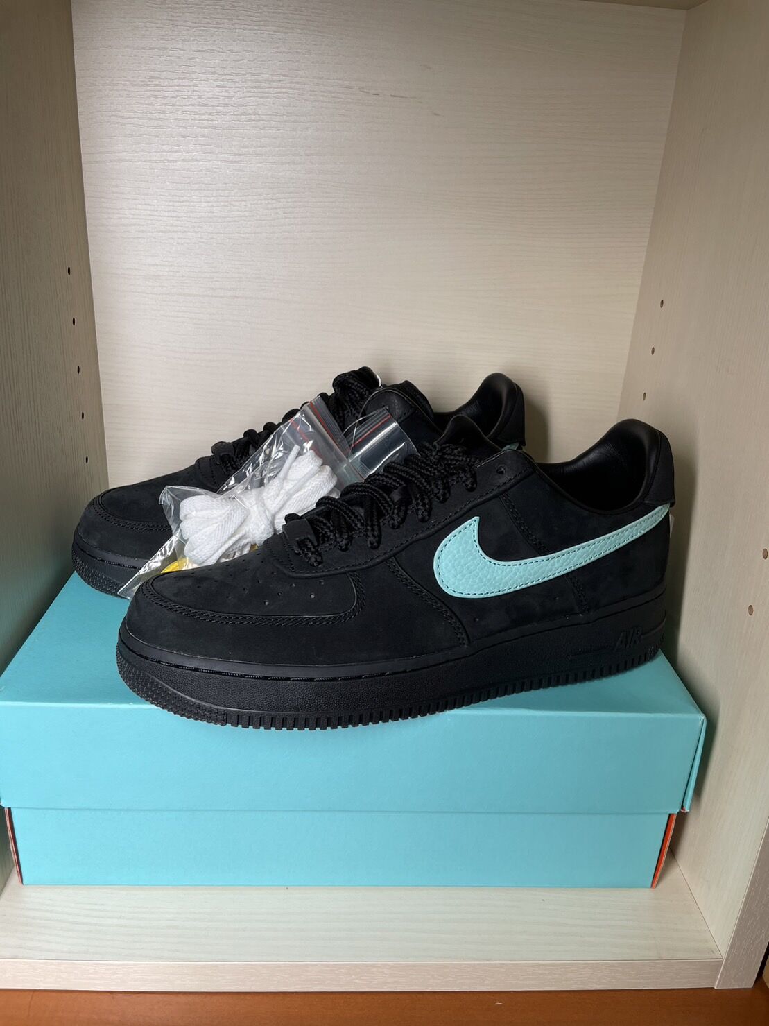 送料込／国内最安値に挑戦！】新品未使用Tiffany & Co. × Nike Air Fo
