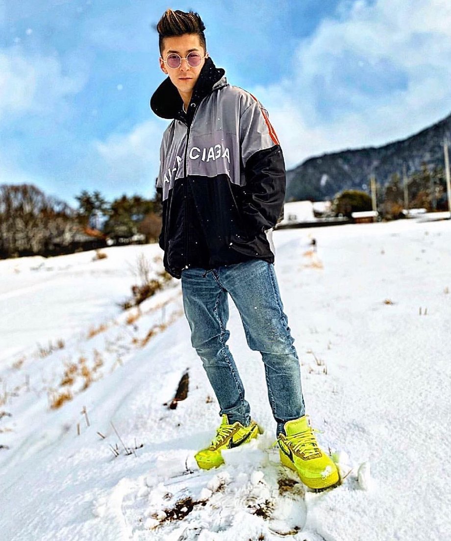 6432314b79443d003636543e