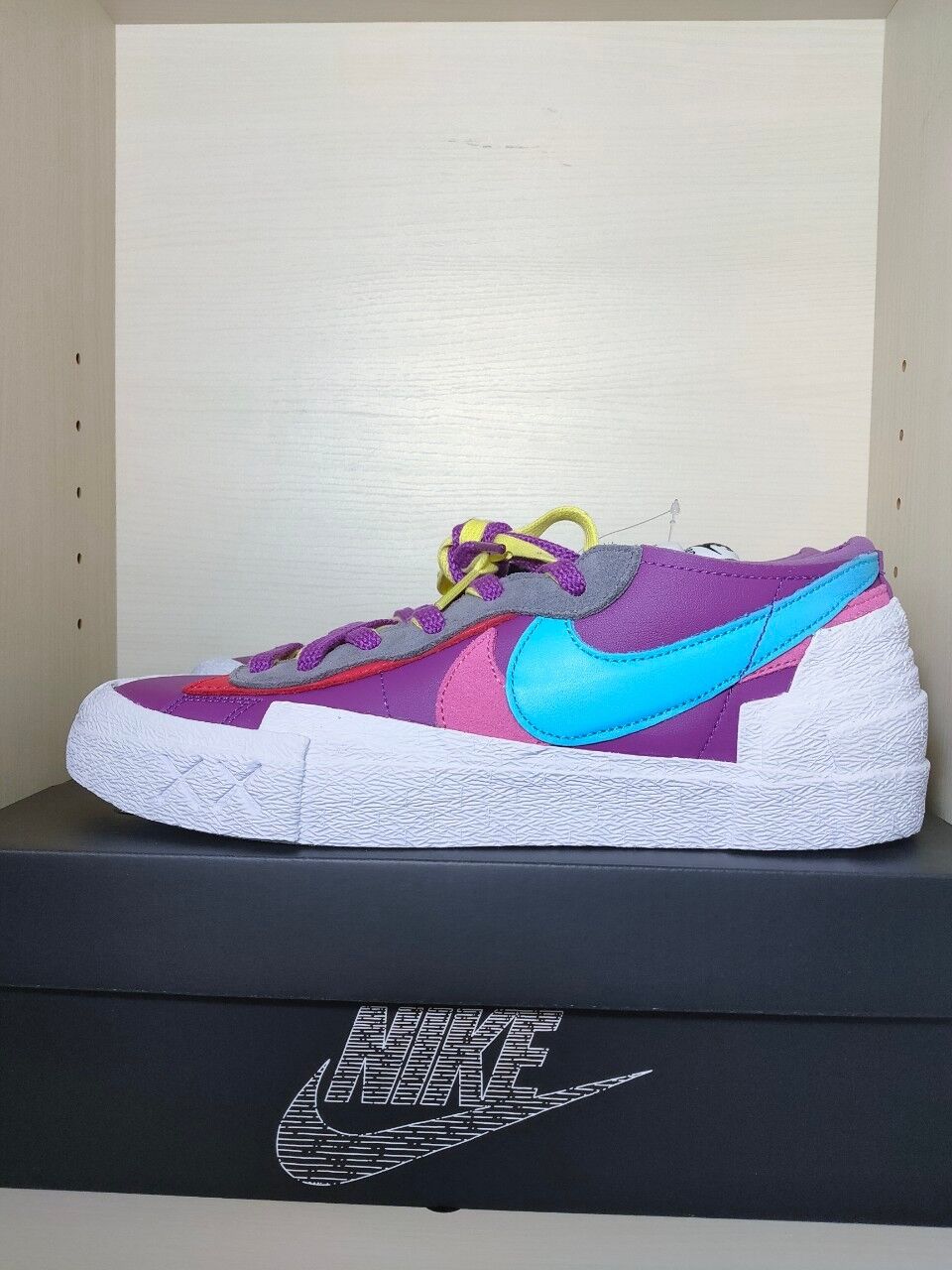 定価以下／激安販売】新品NIKE BLAZER LOW/SACAI/KAWS ブレーザー L