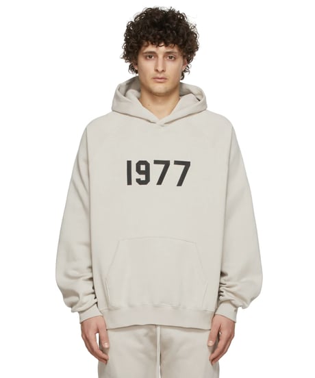 【本物・新品・送料込み】ESSENTIALS Beige '1977' Relaxed Hoodie エッセンシャルパーカー
