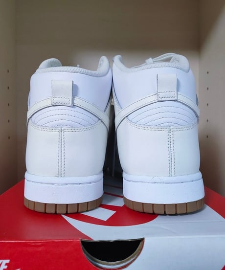【定価以下／激安販売】NIKE  WMNS DUNK HIGH ホワイトセイルガムソールWHITE/SAIL-GUM MED BROWN