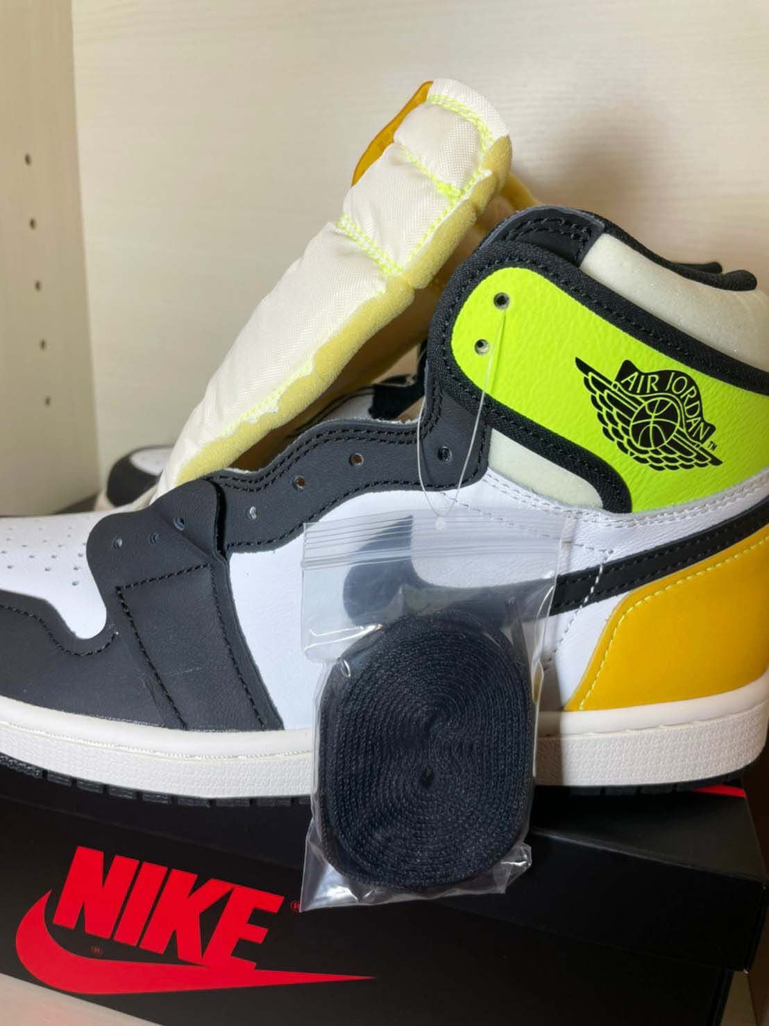 送料込/実質定価販売】新品NIKE AIR JORDAN 1 RETRO HIGH OG V