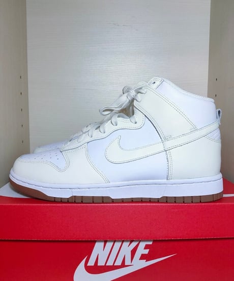 【定価以下／激安販売】NIKE  WMNS DUNK HIGH ホワイトセイルガムソールWHITE/SAIL-GUM MED BROWN