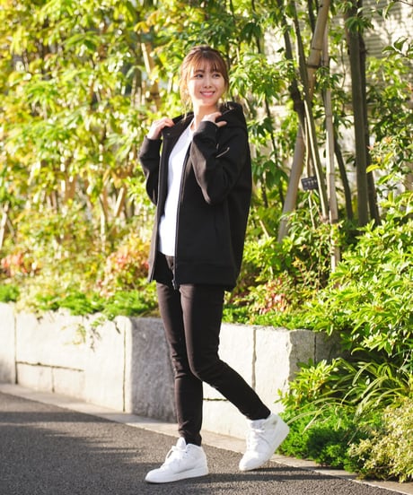 【超撥水】フードが立つ上質素材を使用したZIP UPパーカー／Raglan Zip Hooded Sweatshirt Black