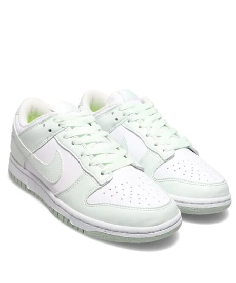 【送料込/最安値】NIKE W DUNK LOW NEXT NATURE WHITE/BARELY GREEN