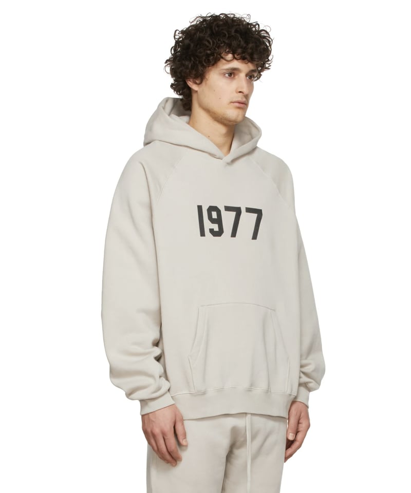 ESSENTIALS 1977トレーナー ベージュ 本物・新品・送料込み】ESSENTIALS Beige '1977' Relaxed Hoo