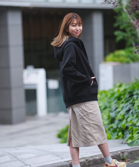 【超撥水】フードが立つ上質素材を使用したZIP UPパーカー／Raglan Zip Hooded Sweatshirt Black