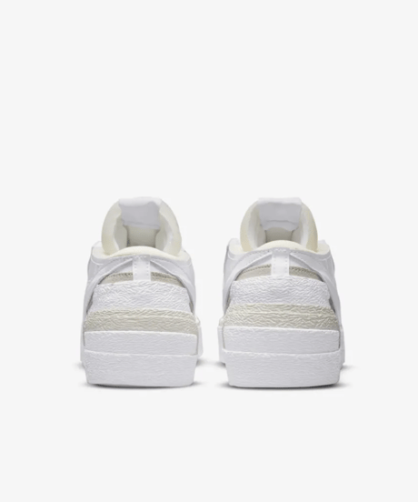 【送料込/国内最安値】新品NIKE BLAZER LOW/SACAI White Patent Leather