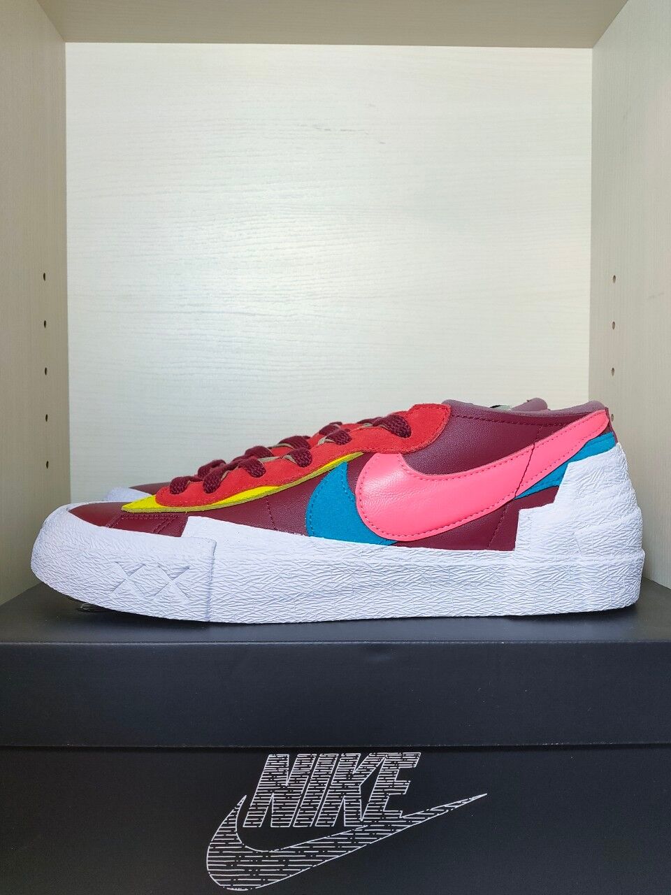 送料込/実質定価販売】NIKE BLAZER LOW/SACAI/KAWS ブレーザー LO