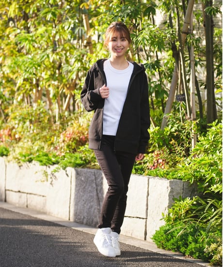 【超撥水】フードが立つ上質素材を使用したZIP UPパーカー／Raglan Zip Hooded Sweatshirt Black