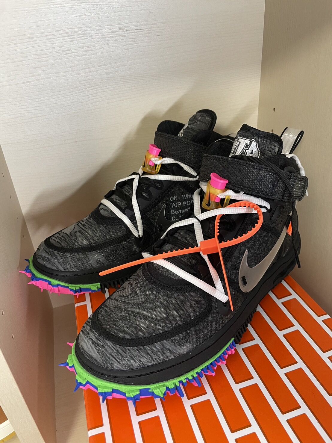 送料込/実質定価販売】新品未使用エア フォース 1 MID x Off-White 