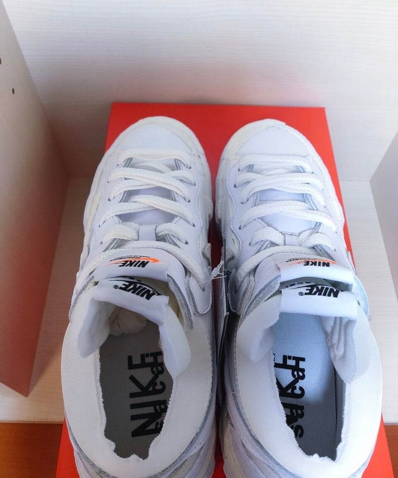 送料込/国内最安値】新品NIKE BLAZER LOW/SACAI White Patent