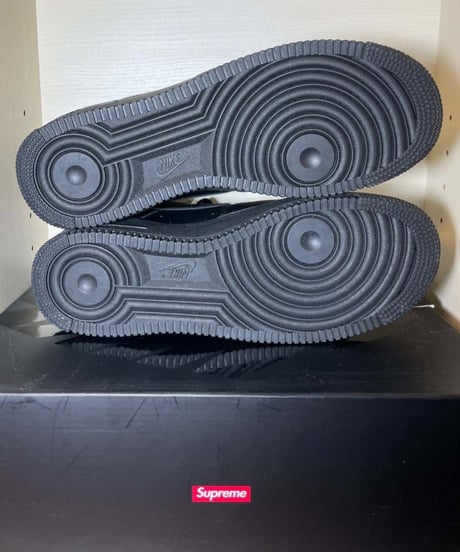 【送料込/最安値】新品 NIKE AIR FORCE 1 LOW BLACK "Supreme®"