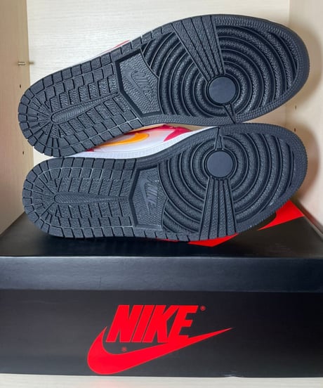 【定価以下販売】新品NIKE AIR JORDAN 1 RETRO HIGH OG LIGHT FUSION RED