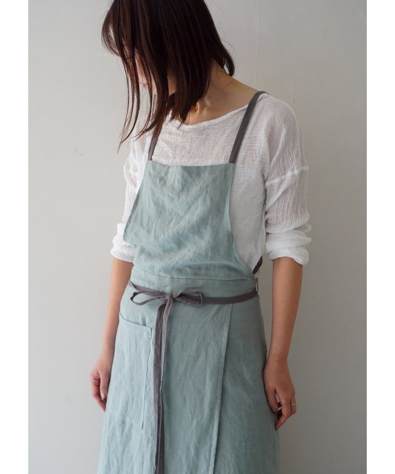 バイカラースリットエプロン 2025AW限定色ペールグリーン | E'PICE