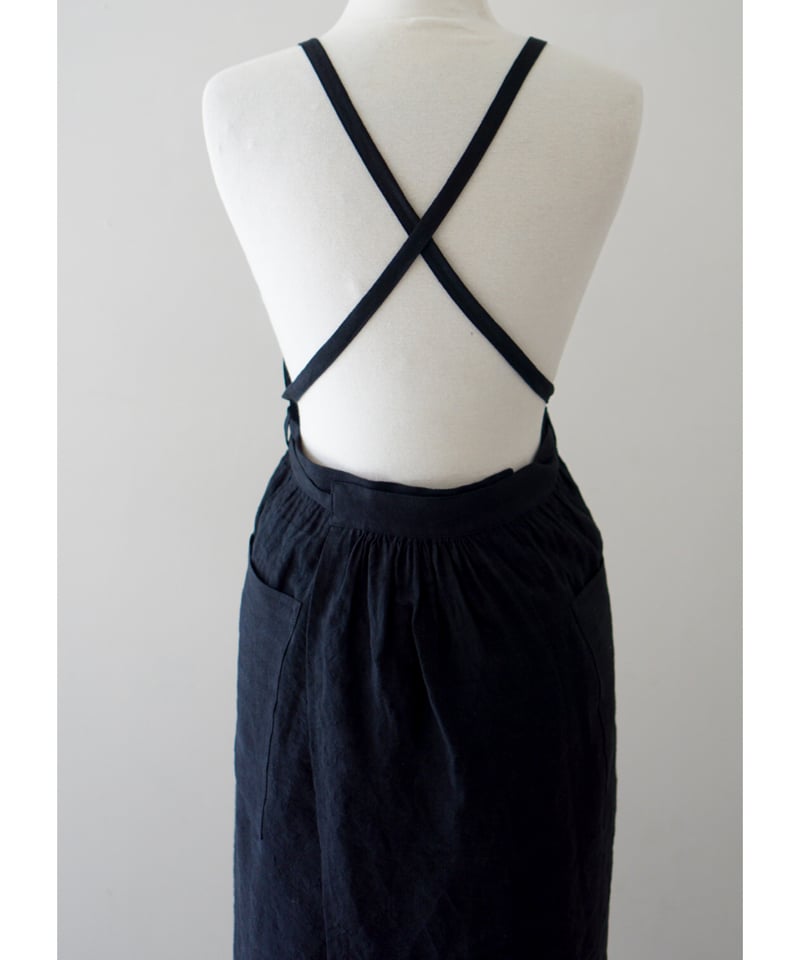 ト*ロ様 enui 黒 プリーツエプロン