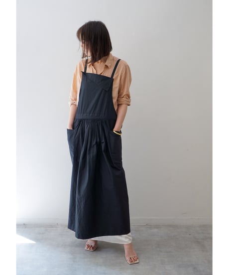 コットンナイロン　エプロンドレス　ギャザーエプロン　ブラック