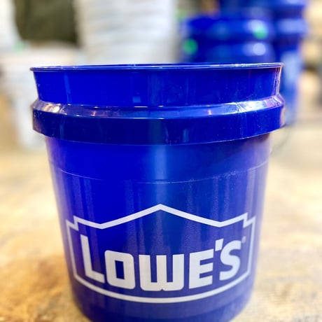 LOWES「2gallon bucket」