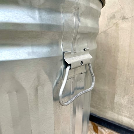 BEHRENS「31gallon dust box」