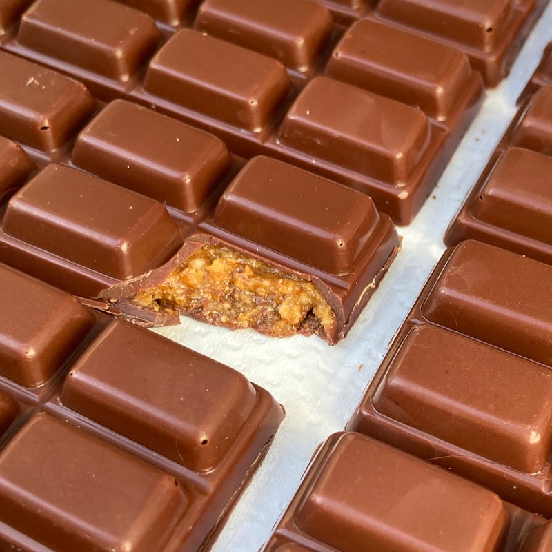 ヘーゼルナッツプラリネ タブレット | rit. craft chocolate and co